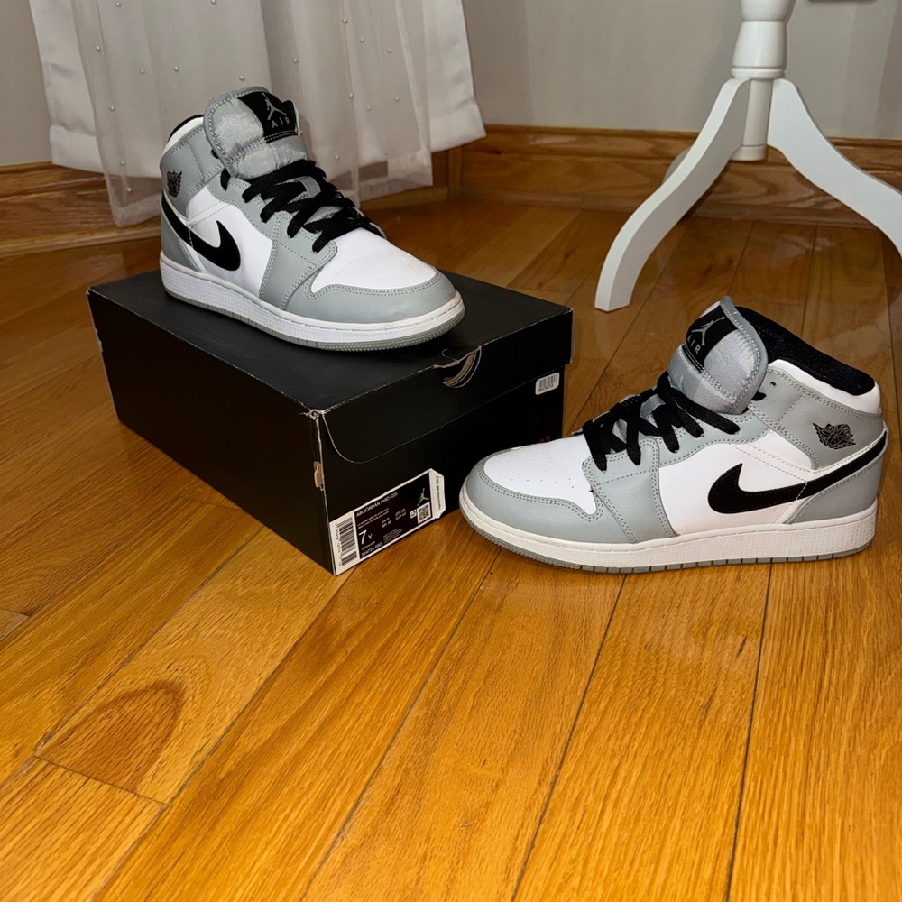 Nike Air Jordan 1 Mid (GS)
